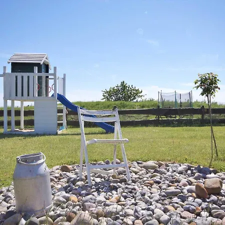Reetferienhaus Flussseeschwalbe * Zirkow